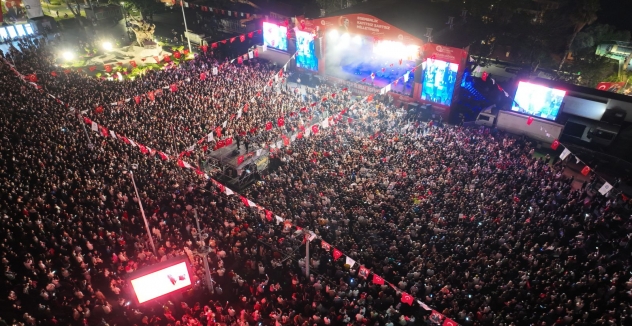 ON BİNLERCE ANTALYALI SANDAL’IN ŞARKILARIYLA COŞTU